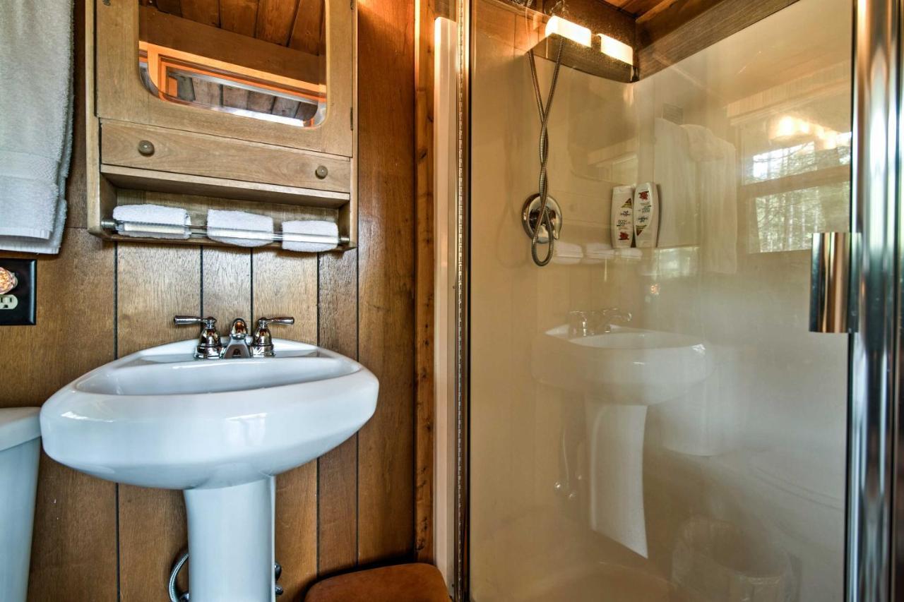 Serene Washington Escape With Deck And Mountain Views! Пакууд Екстериор снимка
